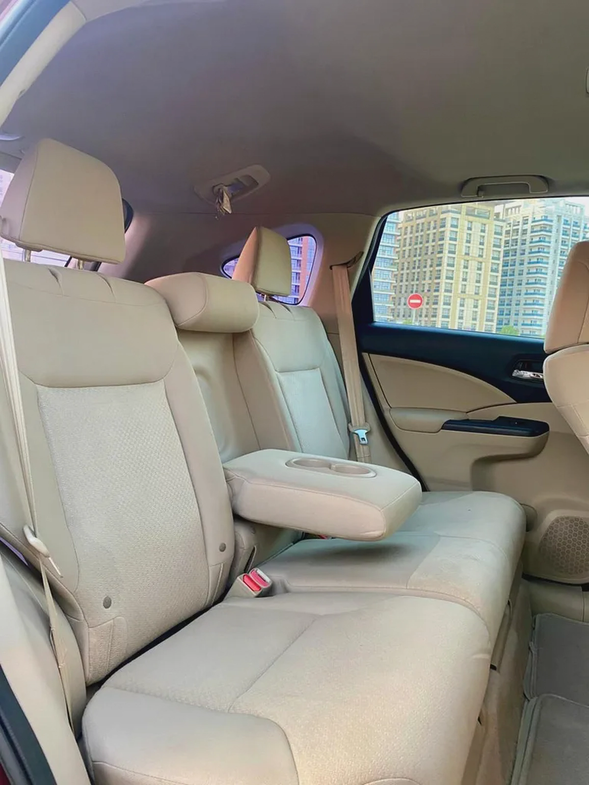 Very Low mileage HONDA CR-V agency serviced ||Gcc ||Accident free || full option-11-11