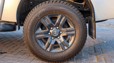 Toyota Hilux GLX FULL OPTION 2.7 AT-21