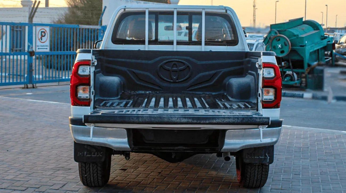 Toyota Hilux GLX FULL OPTION 2.7 AT-18-18