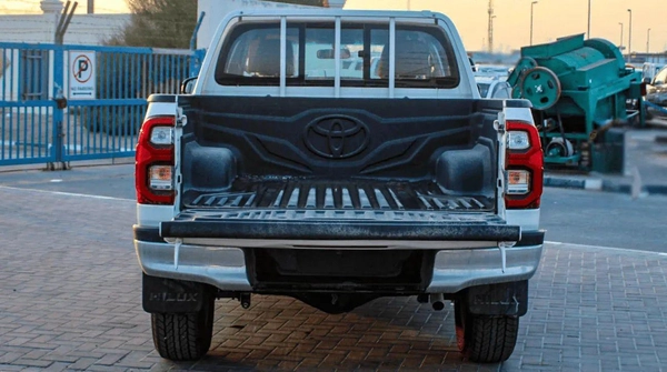 Toyota Hilux GLX FULL OPTION 2.7 AT