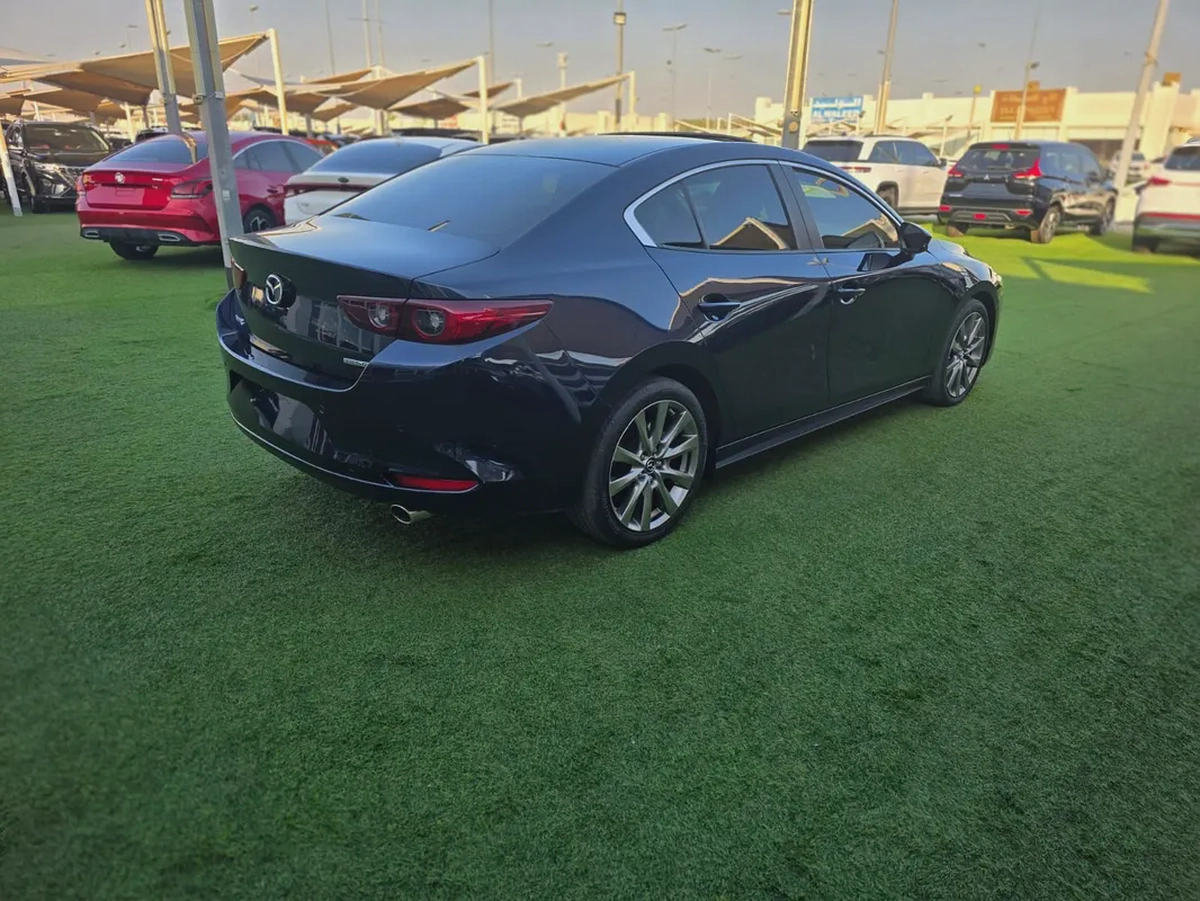 Mazda 3  -2023- GCC - FREE ACCIDENT-ORIGINAL PAINT—LOW MILAGE—EXCELLENT CONDITIONS -SERVICES EGINCE-4-4