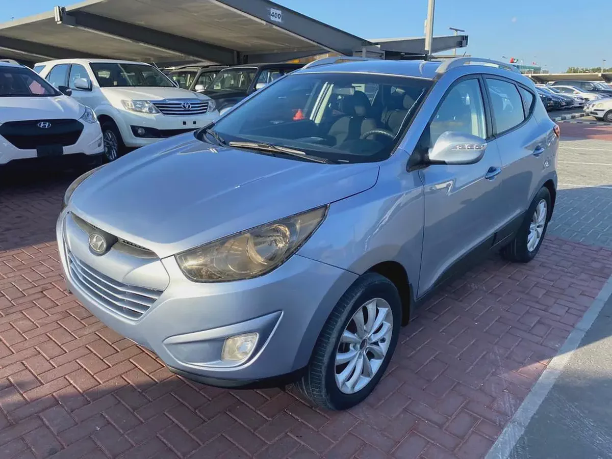 Hyundai tucson 2013 silver color GCC cleen car-3-3