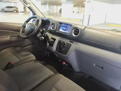 Nissan Urvan NV350 3Seater V4 2.5 Chiller Van 2022 Model GCC Specs In Perfect Condition-11