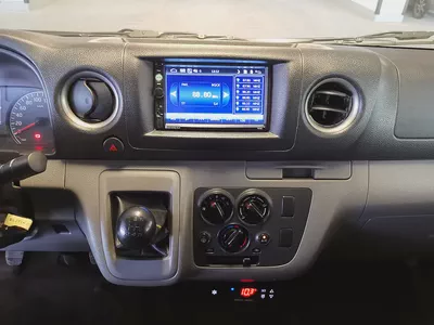 Nissan Urvan NV350 3Seater V4 2.5 Chiller Van 2022 Model GCC Specs In Perfect Condition-12