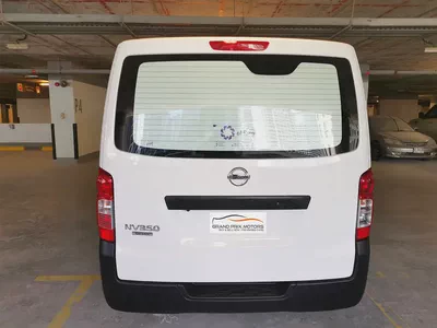 Nissan Urvan NV350 3Seater V4 2.5 Chiller Van 2022 Model GCC Specs In Perfect Condition-7