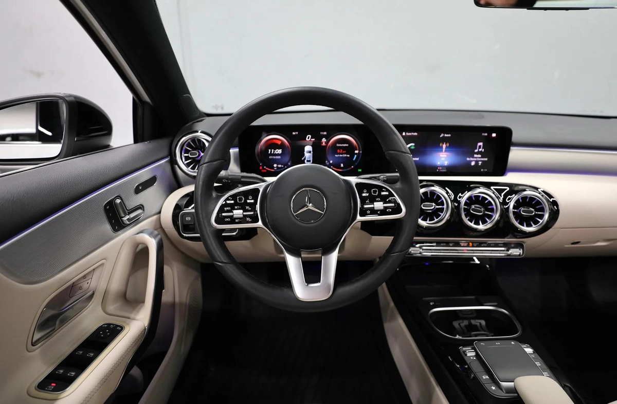 A220 | 1,750 AED Monthly | Registration-7-7