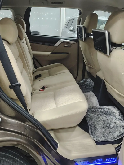 Mitsubishi Montero Sport 2017 GLS Top Line GCC Specs-13