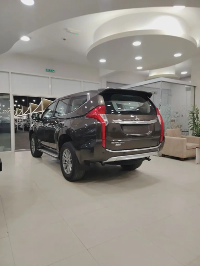 Mitsubishi Montero Sport 2017 GLS Top Line GCC Specs-3
