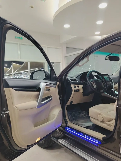 Mitsubishi Montero Sport 2017 GLS Top Line GCC Specs-6