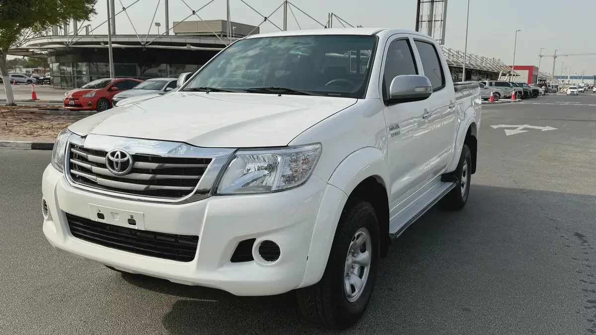 Toyota Hilux 2014 2.7L 4x4 Double Cab DLS | GCC Specs ,-12-12
