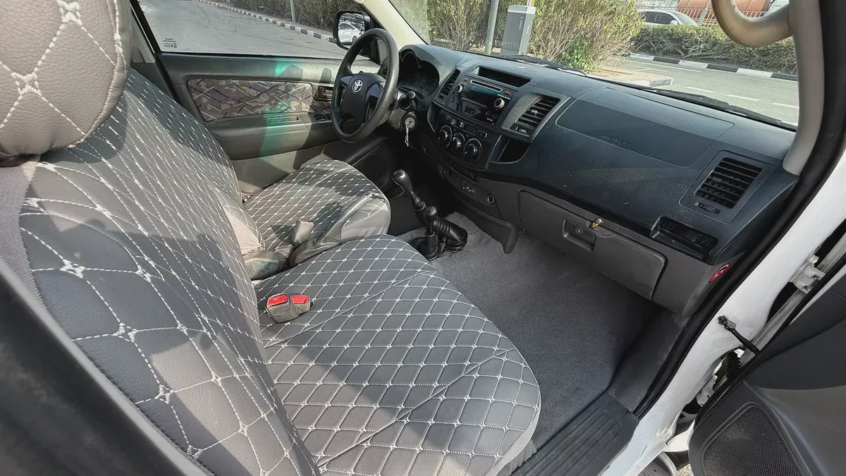 Toyota Hilux 2014 2.7L 4x4 Double Cab DLS | GCC Specs ,-15-15