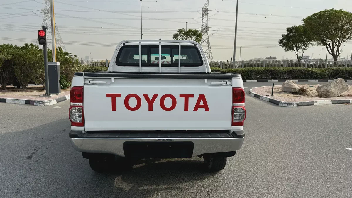 Toyota Hilux 2014 2.7L 4x4 Double Cab DLS | GCC Specs ,-3-3