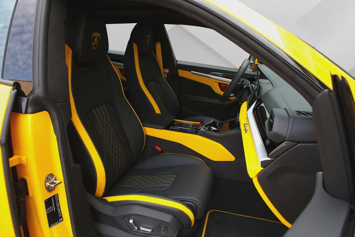 2025 LAMBORGHINI URUS SE - BRAND NEW - FULLY LOADED - LOCAL REGISTRATION-10-10