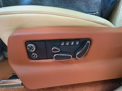 Bentley Bentayga 2022 low mileage-10