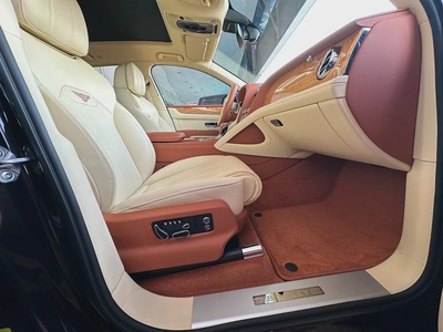 Bentley Bentayga 2022 low mileage-15