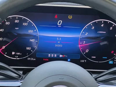 Mercedes-Benz GLC 300 Coupe 2025 - Clean title Brand New Condition - Fully Loaded-19
