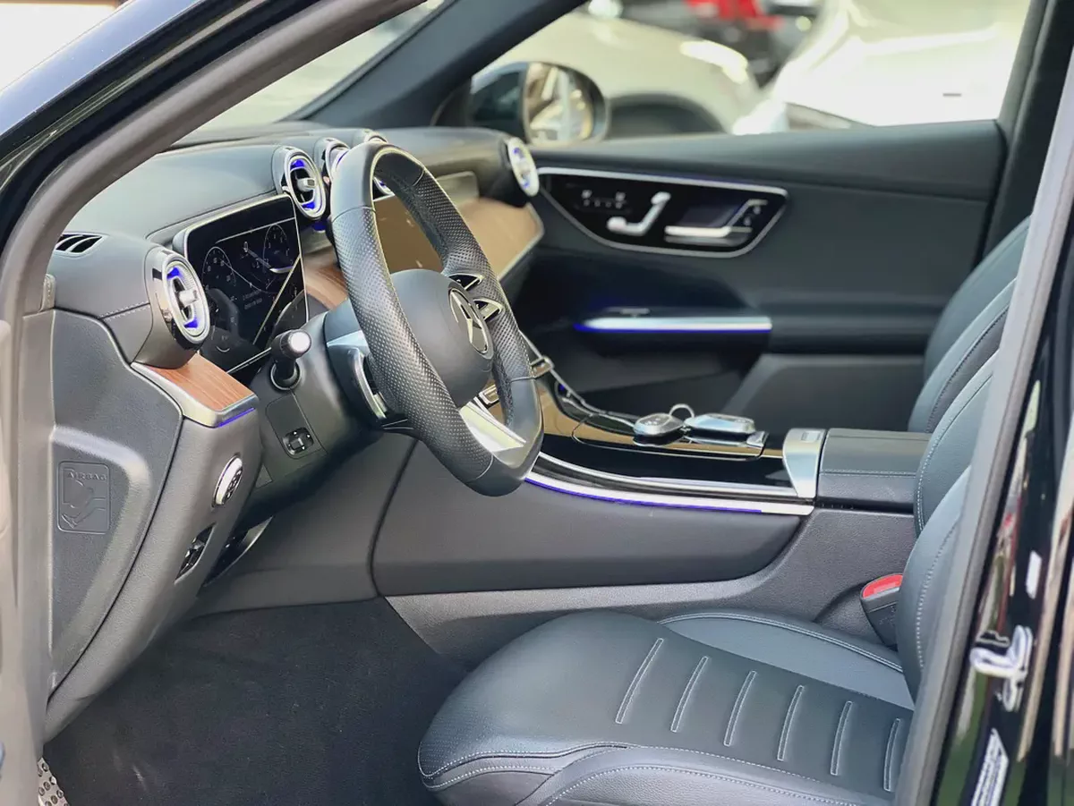 Mercedes-Benz GLC 300 Coupe 2025 - Clean title Brand New Condition - Fully Loaded-7-7