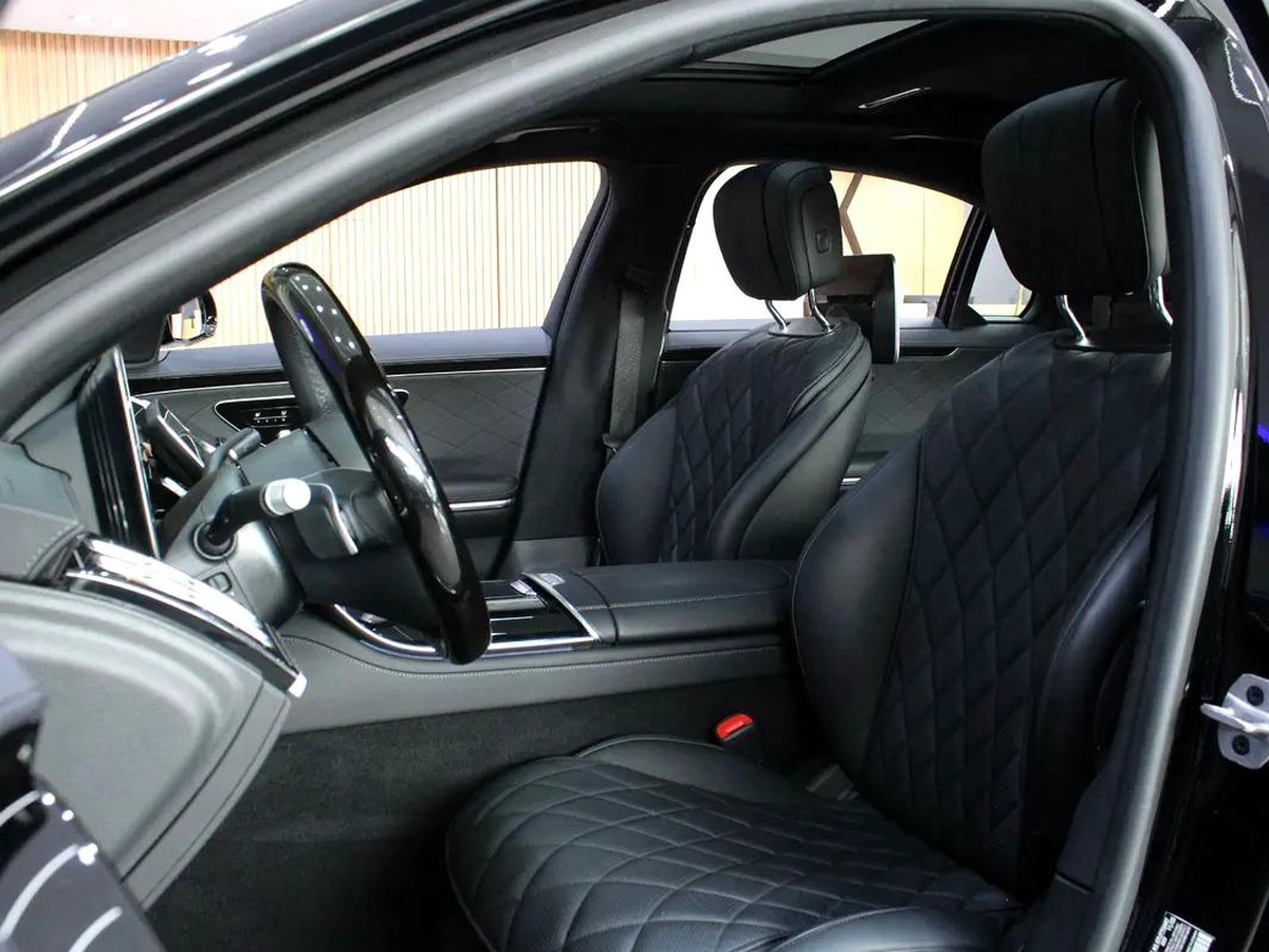 2024 - Mercedes-Benz S580 V8 with warranty for 444,000.00 AED-16-16