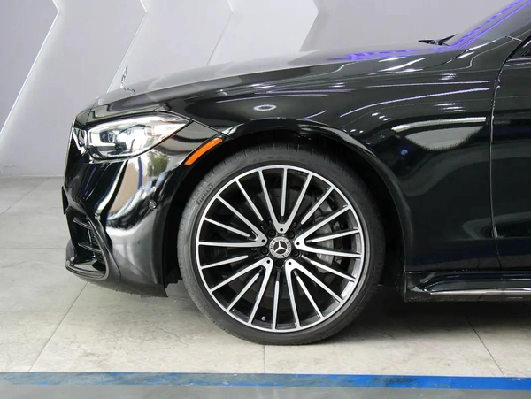 2024 - Mercedes-Benz S580 V8 with warranty for 444,000.00 AED