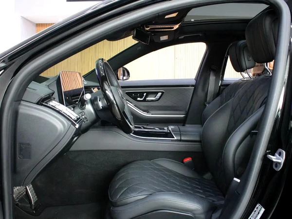 2024 - Mercedes-Benz S580 V8 with warranty for 444,000.00 AED
