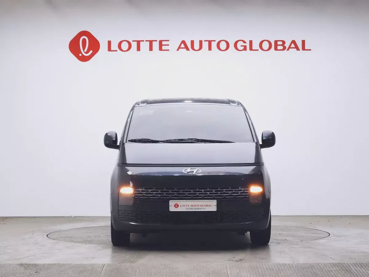 STARIA (D) 2.2 Tourer Modern 9 seats-3-3
