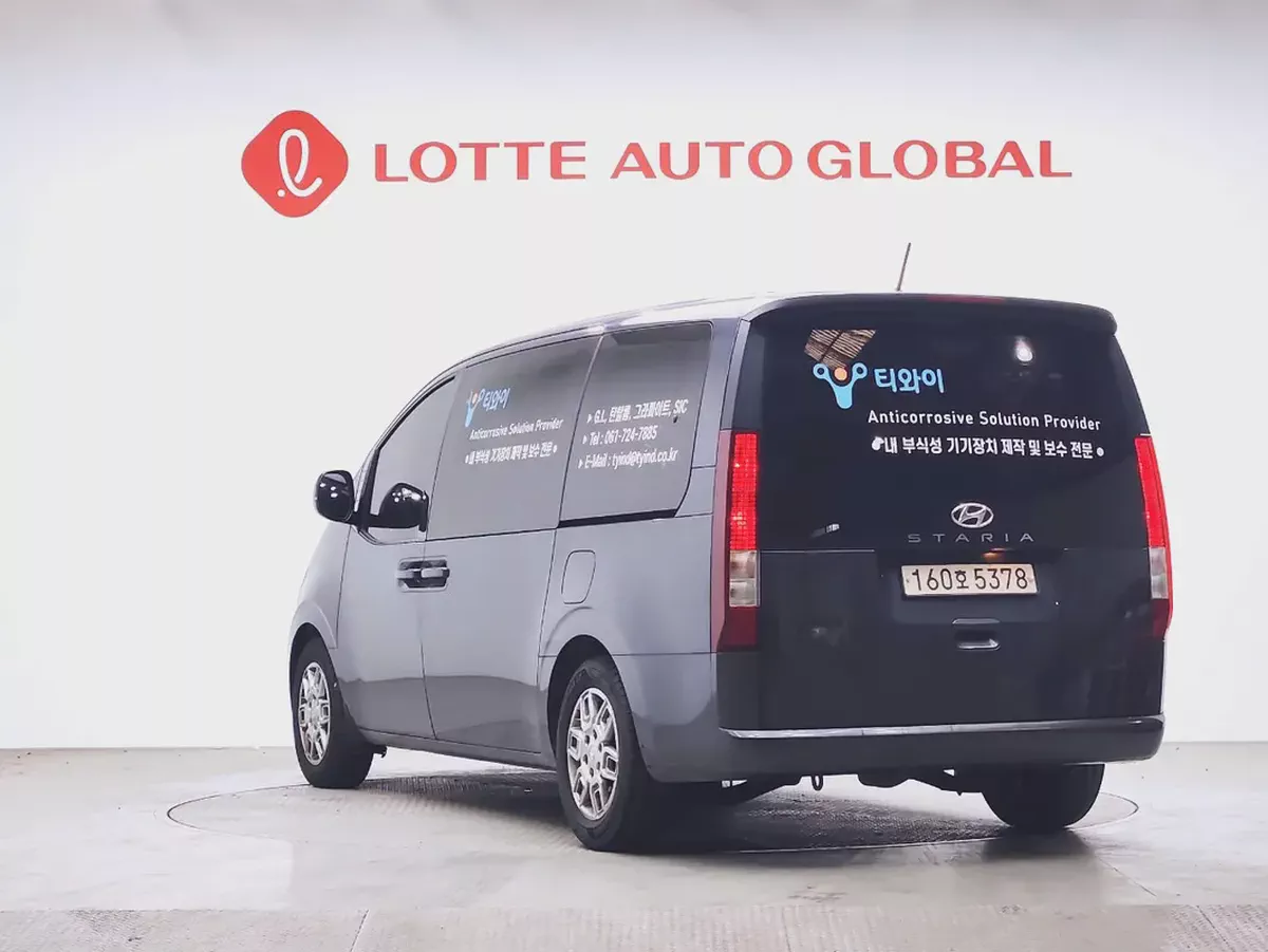 STARIA (D) 2.2 Tourer Modern 9 seats-5-5