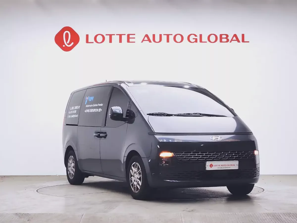 STARIA (D) 2.2 Tourer Modern 9 seats-7-7