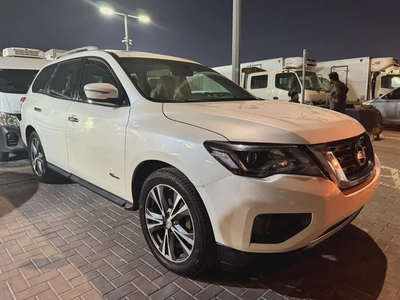 Nissan Pathfinder Hybrid Sunroof GCC – Full Option
Model: 2019
Mileage: 81,393 KMS
Spec: GCC
Very cl-2
