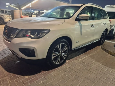 Nissan Pathfinder Hybrid Sunroof GCC – Full Option
Model: 2019
Mileage: 81,393 KMS
Spec: GCC
Very cl-3