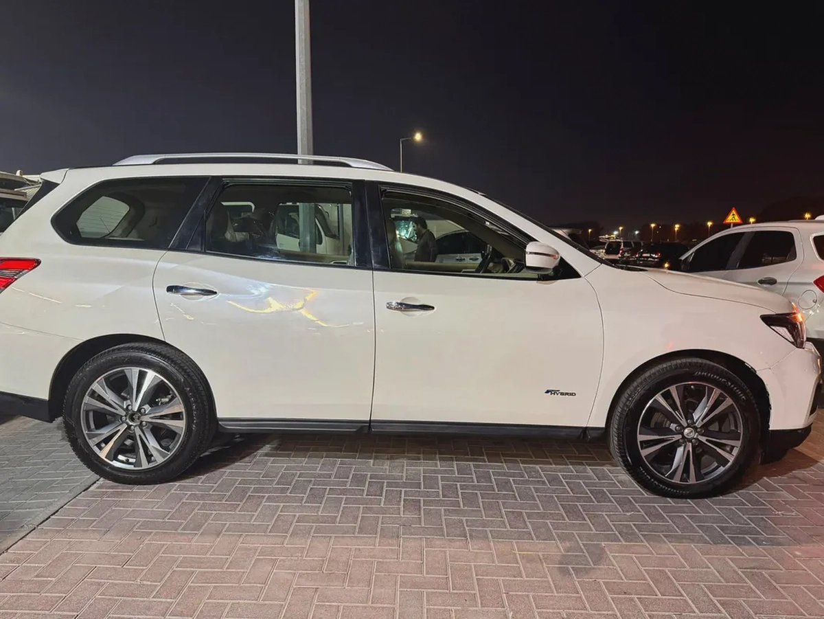 Nissan Pathfinder Hybrid Sunroof GCC – Full Option
Model: 2019
Mileage: 81,393 KMS
Spec: GCC
Very cl
