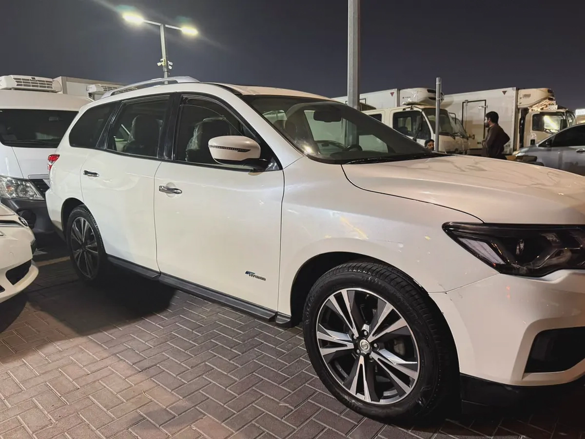 Nissan Pathfinder Hybrid Sunroof GCC – Full Option
Model: 2019
Mileage: 81,393 KMS
Spec: GCC
Very cl-1-1