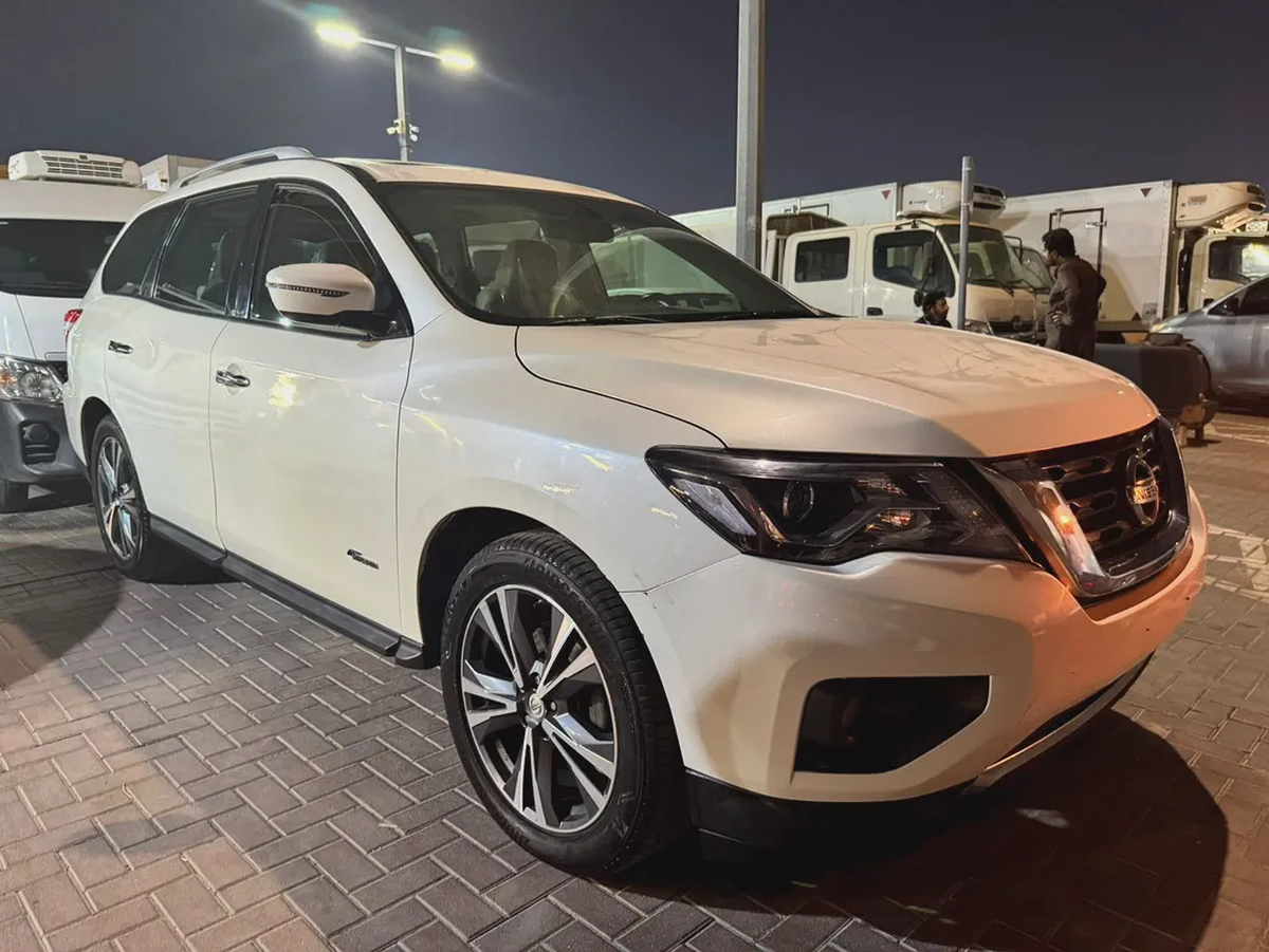 Nissan Pathfinder Hybrid Sunroof GCC – Full Option
Model: 2019
Mileage: 81,393 KMS
Spec: GCC
Very cl-2-2