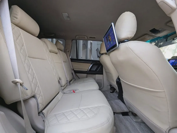 TOYOTA PRADO 2011 FACELIFTED 2023 WITH INTERIOR AND EXTERIOR GCC V4 2.7L IN EXCELLENT CONDITION