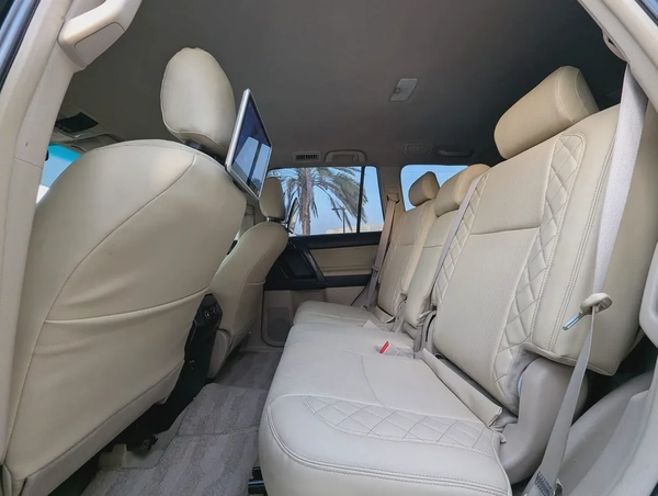 TOYOTA PRADO 2011 FACELIFTED 2023 WITH INTERIOR AND EXTERIOR GCC V4 2.7L IN EXCELLENT CONDITION