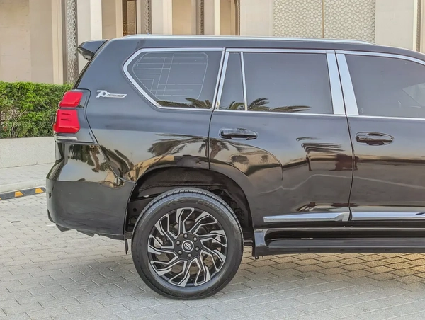 TOYOTA PRADO 2011 FACELIFTED 2023 WITH INTERIOR AND EXTERIOR GCC V4 2.7L IN EXCELLENT CONDITION