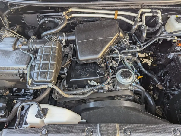 TOYOTA PRADO 2011 FACELIFTED 2023 WITH INTERIOR AND EXTERIOR GCC V4 2.7L IN EXCELLENT CONDITION