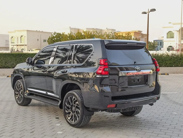 TOYOTA PRADO 2011 FACELIFTED 2023 WITH INTERIOR AND EXTERIOR GCC V4 2.7L IN EXCELLENT CONDITION
