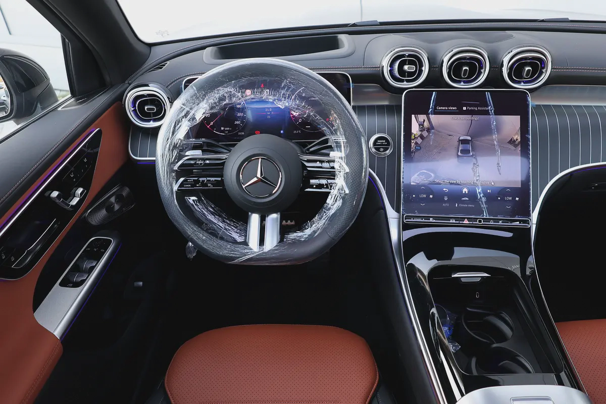 GLC200 COUPE 4MATIC - BRAND NEW - 5YRS UNDER WARRANTY - GCC SPECS - AVAIL COLOR ( WHITE, BLACK,-11-11