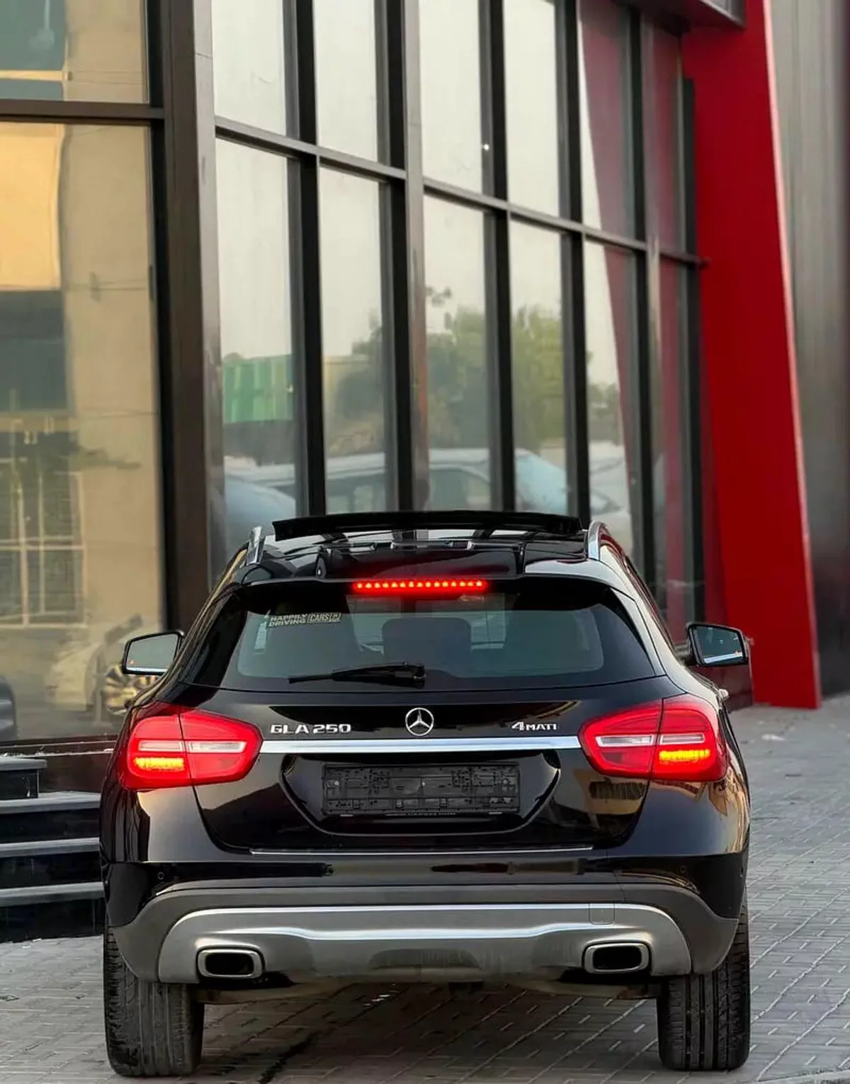 Mercedes Benz GLA250 4MATIC GLA 250 4MATIC | GCC Specs | Low Mileage-9-0