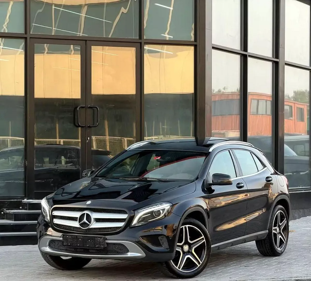 Mercedes Benz GLA250 4MATIC GLA 250 4MATIC | GCC Specs | Low Mileage