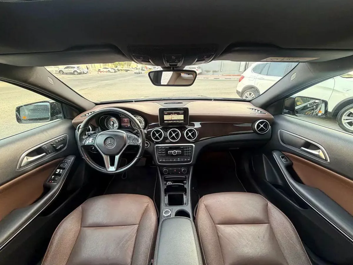 Mercedes Benz GLA250 4MATIC GLA 250 4MATIC | GCC Specs | Low Mileage-6-0