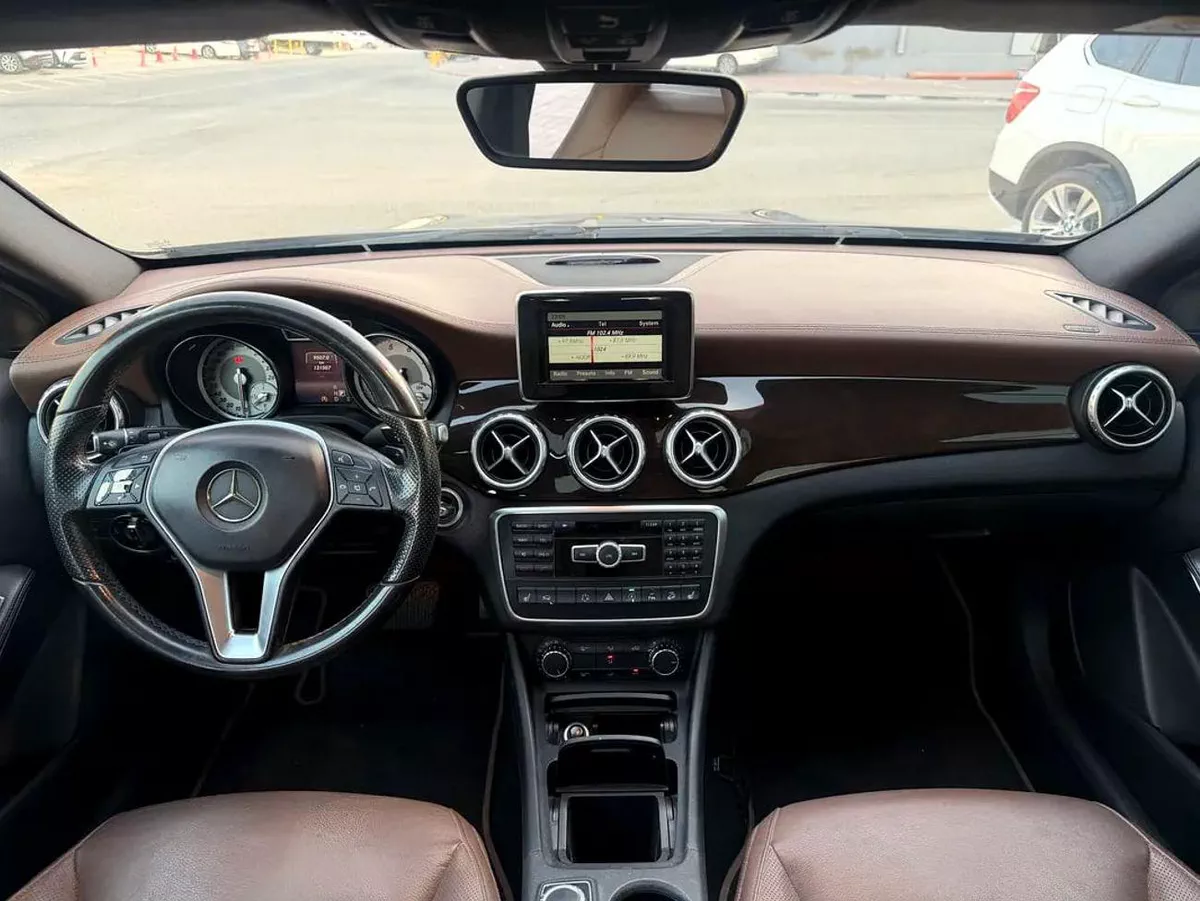 Mercedes Benz GLA250 4MATIC GLA 250 4MATIC | GCC Specs | Low Mileage-7-0