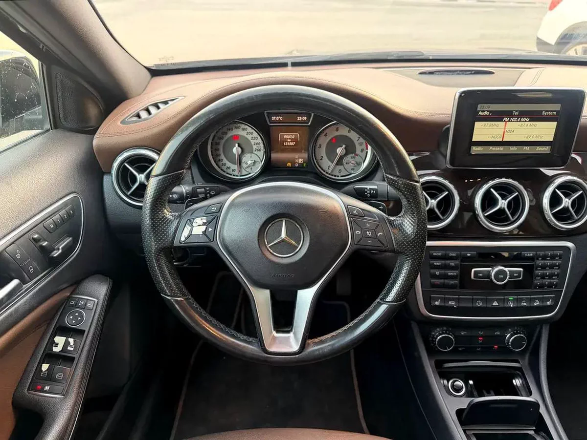 Mercedes Benz GLA250 4MATIC GLA 250 4MATIC | GCC Specs | Low Mileage-8-0