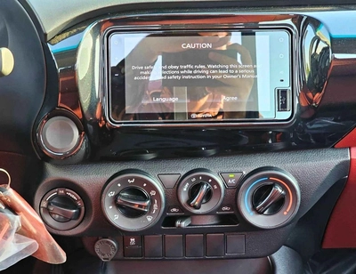 Toyota Hilux SINGLE CABIN BASIC / 5 + 2 HOOKS LONG BODY / 2.4L DIESEL M/T / PWR WINDOWS-5