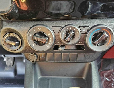 Toyota Hilux SINGLE CABIN BASIC / 5 + 2 HOOKS LONG BODY / 2.4L DIESEL M/T / PWR WINDOWS-9