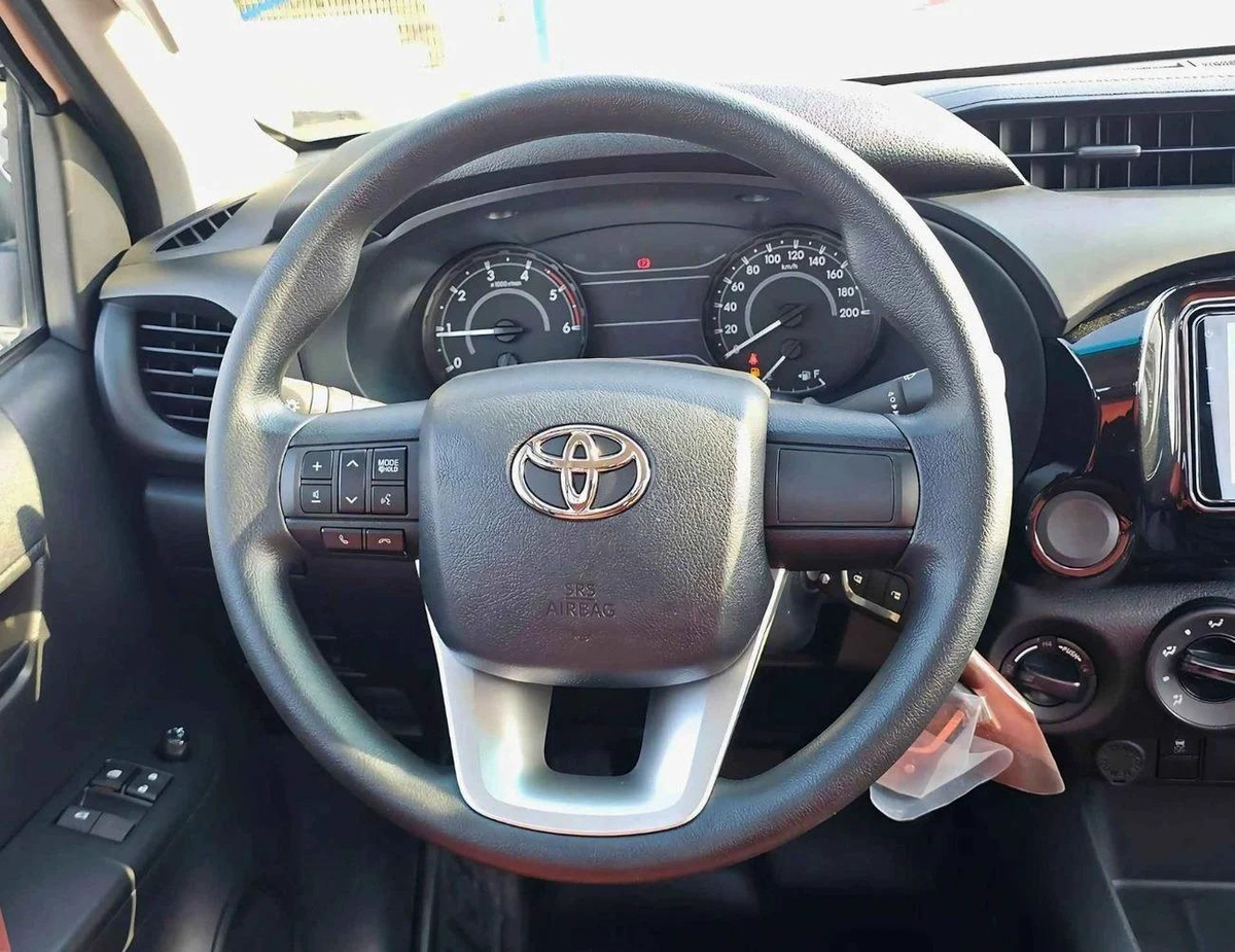 Toyota Hilux SINGLE CABIN BASIC / 5 + 2 HOOKS LONG BODY / 2.4L DIESEL M/T / PWR WINDOWS-2-2
