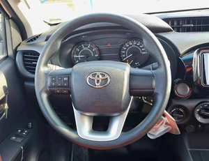Toyota Hilux SINGLE CABIN BASIC / 5 + 2 HOOKS LONG BODY / 2.4L DIESEL M/T / PWR WINDOWS