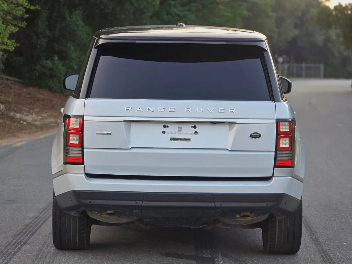 2015 Range Rover Vogue LE Supercharged - Premium Luxury SUV - Orginal paint-4-4