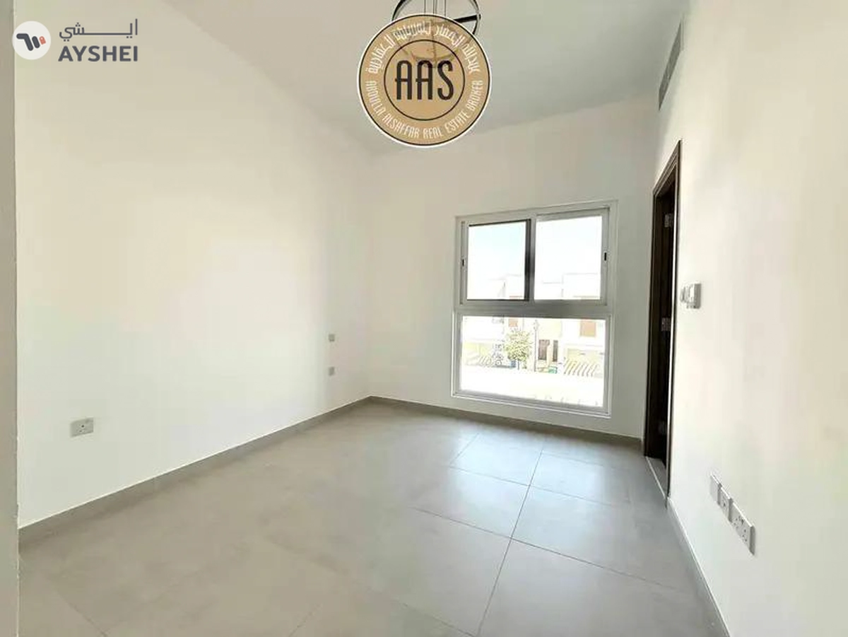 GOOD OFFER PRIME LOCATION 3BR+MAID VILLA-1-1