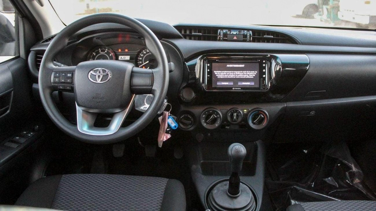Toyota Hilux SGLX HILUX 2.4L MT DIESEL P.WINDO 2024-9-0
